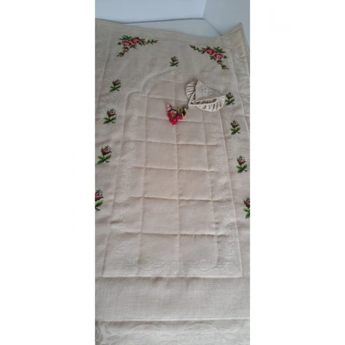 Etuval Kumaşa Etamin İşleme Seccade Astarlı El İşlemesi Dmc Etamin İpi ile