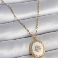 316L Çelik Gold Renk Zincir Beyaz Mineli Güneş İşlemeli Zirkon Taş Detaylı Madalyon Model Kadın Kolye