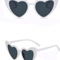 Beyaz Renk Kalp Şekilli Parti Gözlüğü