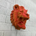 BFS Dekoratif Asılabilir Aslan Başı 3D Duvar Heykeli Gold Red 20x21 cm