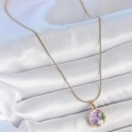 BFS 316L Çelik Gold Renk Zincir Mor Çiçek İşlemeli Zirkon Taş İnci Detaylı Minimal Portre Model Kadın Kolye
