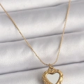 BFS 316L Çelik Gold Renk Zincir Sedefli Kalp Model Kadın Kolye