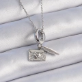 BFS 316L Çelik Gümüş Renk Kalp Detay Mektup Figür Charm Model Kadın Kolye