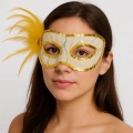 BFS  Altın Renk Yandan Tüylü Pul Payet İşlemeli Parti Maskesi 23x12 cm