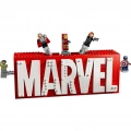 BFS    MARVEL Logosu ve Minifigürleri 76313