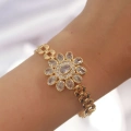 BFS Pirinç Gold Renk İri Zirkon Taşlı Çiçek Figürlü Bileklik