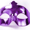 ÇOK SATAN Mor Renk Kostüm Partisi Ekstra Parlak Balo Maskesi 15x10 Cm
