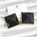 Pirinç Gold Renk Siyah Piramit Model Kadın Küpe