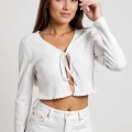 Kadın Beyaz Uzun Kollu Önden Bağlama Detaylı Crop Top Bluz – Şık, Rahat ve Kolay Kombinlenebilir