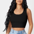 Kadın Siyah Kare Yaka Crop Top Bluz – Şık, Rahat ve Kolay Kombinlenebilir