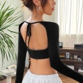 Kadın Siyah Uzun Kol Göğüs ve Sırt Dekolteli Crop Top Bluz – Şık, Rahat ve Kolay Kombinlenebilir