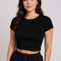 Kadın Siyah Yuvarlak Yaka Yarım Kol Crop Top Bluz – Şık, Rahat ve Kolay Kombinlenebilir