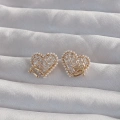 Pirinç Gold Renk Fiyonk Detay İncili Zirkon Taşlı Kalp Küpe