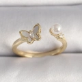 Pirinç Gold Renk Zirkon Taş Detaylı Beyaz Mineli Kelebek Model İnci Detay Ayarlanabilir Yüzük