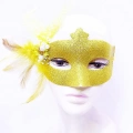 Sim İşlemeli İnci Boncuk Detaylı Tüylü Balo Maskesi Altın Renk 13x18 Cm