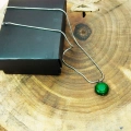 Zümrüt Doğal Taşı Zincirli El Yapımı Kolye Uç: 1,5 cm Zincir: 20 cm Kutulu