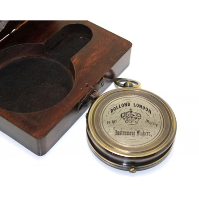 Ahşap Kutulu Üzeri Desenli Pirinç Pusula