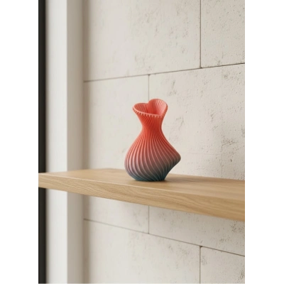 BFS Kalp Tasarımlı Modern Dekor Vazo 15 cm Şık ve Estetik Görünüm