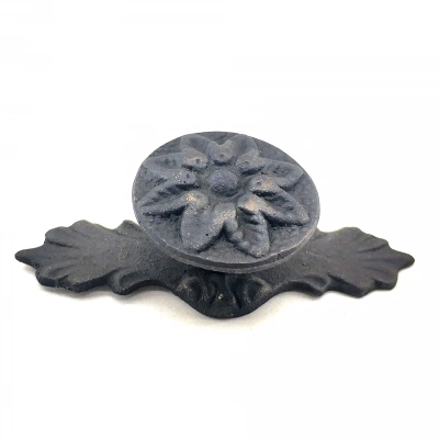 Antika Tarz Dekoratif Pirinç Çiçek Düğme - 29x70 Mm, Oksit