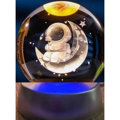 ÇOK SATAN Ay Üstünde Astronot Tasarımlı Plastik Altlıklı Işıklı Cam Küre