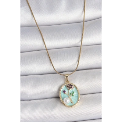 BFS 316L Çelik Gold Renk Zincir Mavi Çiçek İşlemeli İnci Detay Portre Model Kadın Kolye