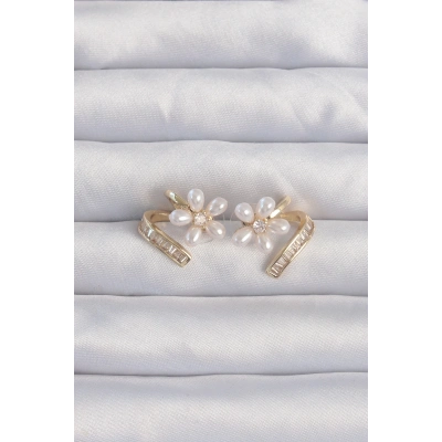 BFS Pirinç Gold Renk Zirkon Taşlı Kıvrımlı İnci Çiçek Küpe