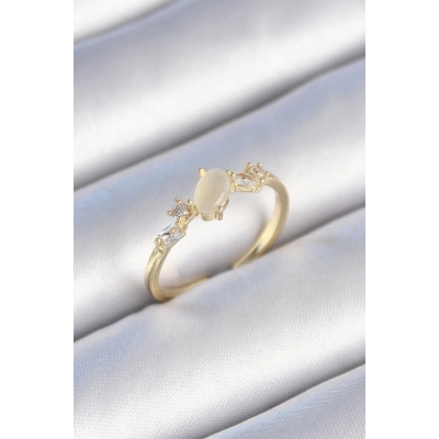 BFS Pirinç Gold Renk Zirkon Taşlı Oval Beyaz Mineli Kadın Yüzük