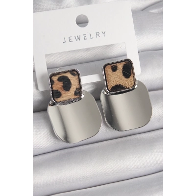 BFS Pirinç Gümüş Renk Kare Plaka Leopar Desenli Kadın Küpe