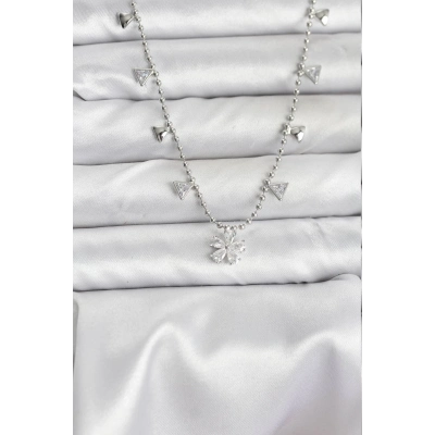 BFS Pirinç Gümüş Renk Zirkon Taşlı Çiçek Model Kadın Kolye