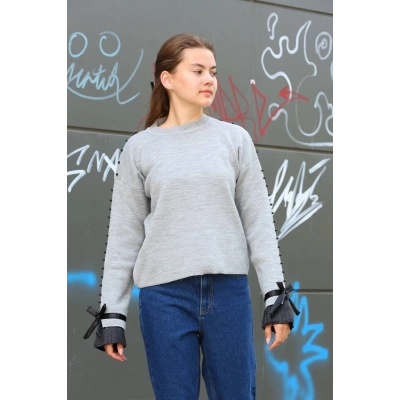 Boncuklu bile detaylı kazak gri