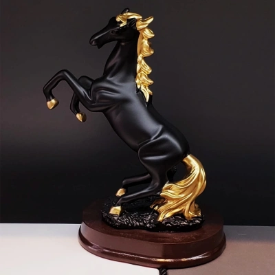 ÇOK SATAN Dekoratif Şaha Kalkan At Biblo