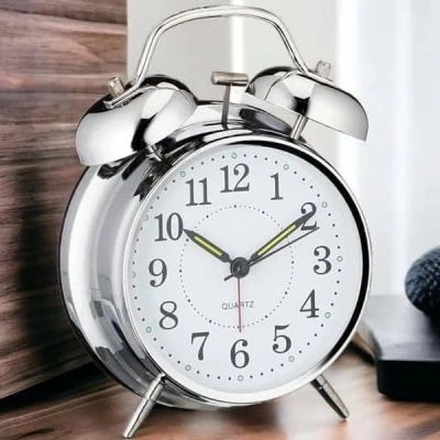 ÇOK SATAN Gümüş Renk Metal Çalar Masa Saati