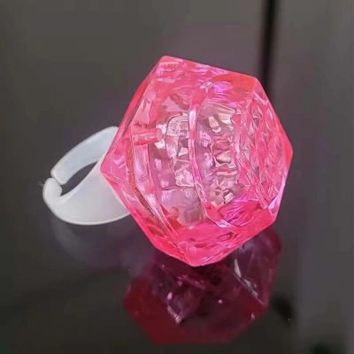 ÇOK SATAN Kristal Tasarımlı Led Glow Işıklı 3 Modlu Pembe Yüzük 3.5 x 5 cm