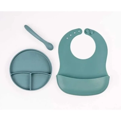 ÇOK SATAN Yeşil 3’lü Silikon Yemek Seti – Önlük + Diş Kaşıyıcılı Kaşık + Vakumlu Tabak