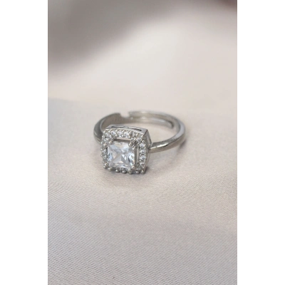 Gümüş Renk Baget ve Zirkon Taşlı Kare Yüzük