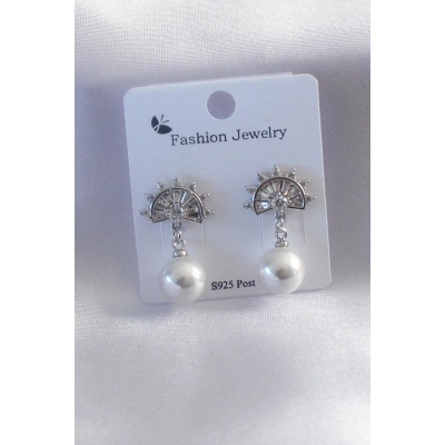 Gümüş Renk Zirkon Taşlı Sallantı İnci Model Kadın Küpe