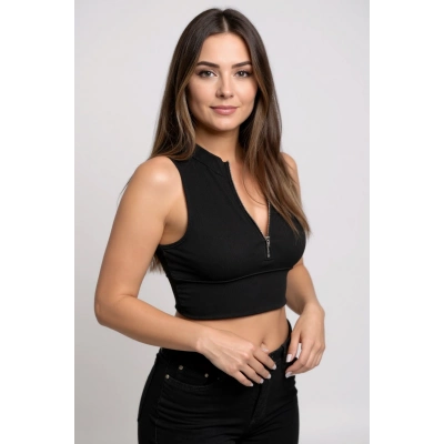 Kadın Siyah Yarım Fermuarlı Sıfır Kol Crop Top Bluz – Şık, Rahat ve Kolay Kombinlenebilir
