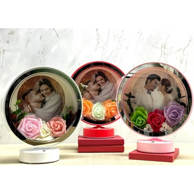 Kişiye Özel Gül Desenli Fotoğraf Alanlı Ledli Çerçeve