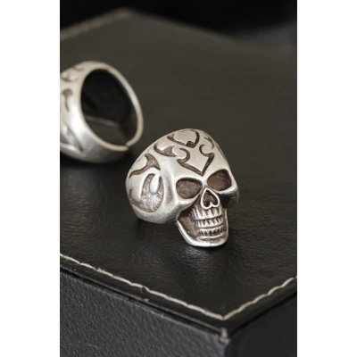 Kuru Kafa Tasarımlı Eskitme Gümüş Desenli Ayarlamalı Model Erkek Yüzük