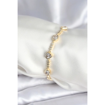Pirinç Gold Renk Zirkon Taşlı Kalpli Model Kadın Bileklik