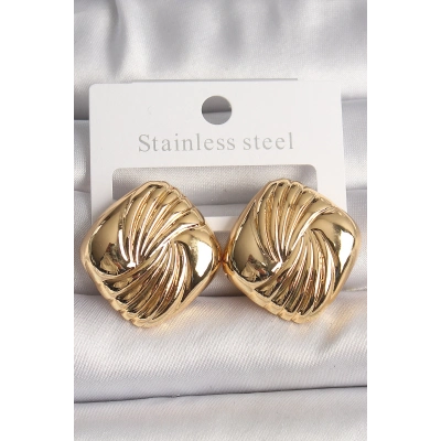 Pirinç Gold Renk İşlemeli Kare Model Kadın Küpe