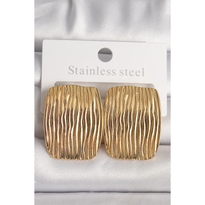 Pirinç Gold Renk İşlemeli Kare Plaka Model Kadın Küpe