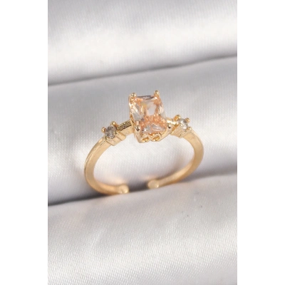 Pirinç Gold Renk Kare Zirkon Taş Model Kadın Yüzük