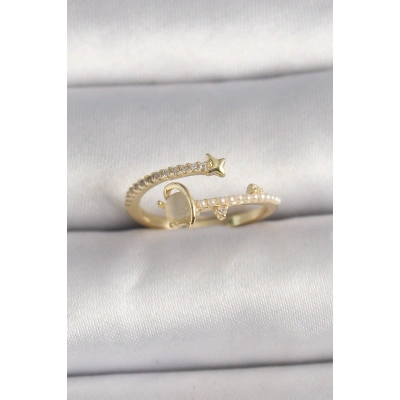 Pirinç Gold Renk Zirkon Taşlı Beyaz Mineli Yıldız Detaylı Ayarlanabilir Kadın Yüzük