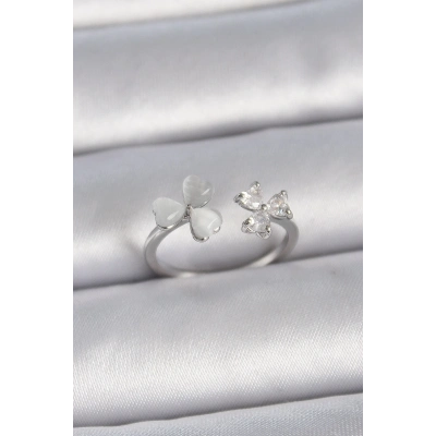 Pirinç Gümüş Renk Ayarlanabilir Zirkon Taşlı Beyaz Mineli Kalp Model Kadın Yüzük