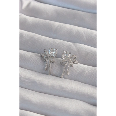 Pirinç Gümüş Renk Kare Zirkon Taşlı Fiyonk Küpe