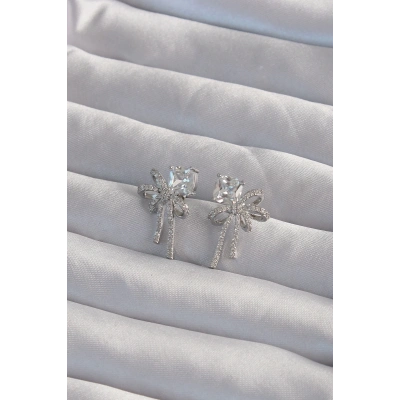 Pirinç Gümüş Renk Kare Zirkon Taşlı Fiyonk Küpe