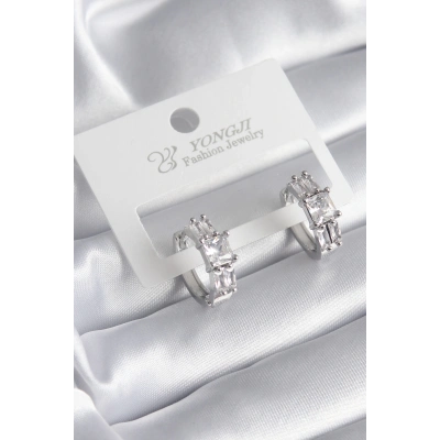 Pirinç Gümüş Renk Kare Zirkon Taşlı Kadın Küpe