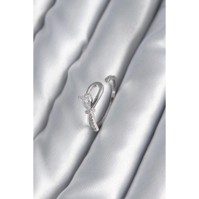 Pirinç Gümüş Renk Zirkon Taş Detay Kurdele Model Kadın Yüzük