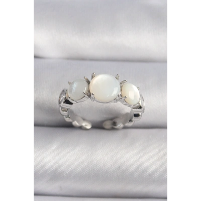 Pirinç Gümüş Renk Zirkon Taş Detaylı Beyaz Sedefli VIP Seri Kadın Yüzük